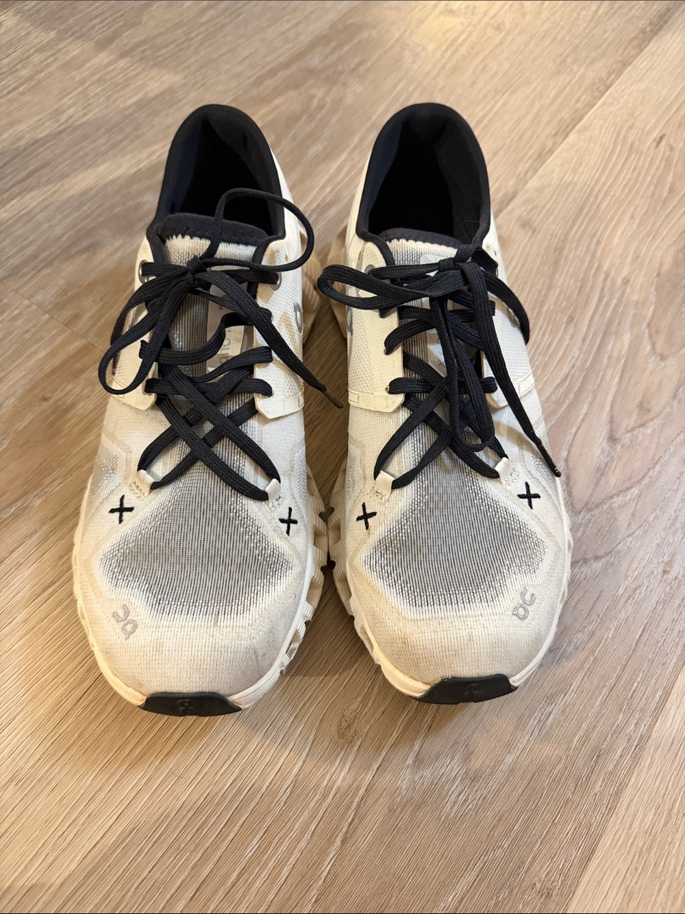 On Running Running Women’s Cloudswift White/Black Running Shoes